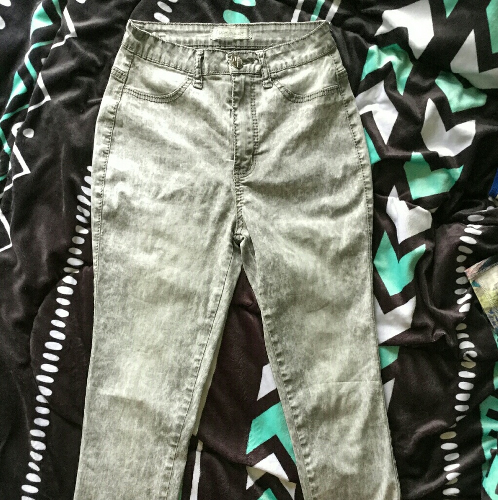 Grey high waisted jeans